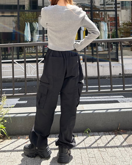INGNI（イング） サイドスリットファスナー／ナイロンカーゴパンツ ｸﾛ