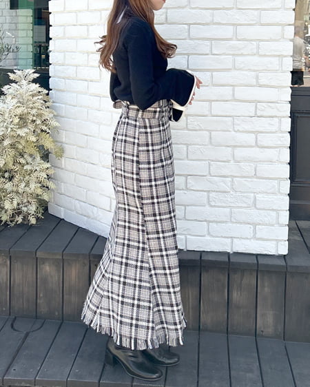 INGNI（イング） ブローチ付フレアスリーブ配色ニット ｸﾛ