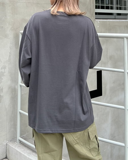 INGNI（イング） かすれプリントロゴチュニックロングTシャツ ｽﾐｸﾛ