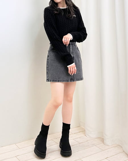 INGNI(イング) 配色胸刺しゅうケーブルニット クロ/オフホワイト