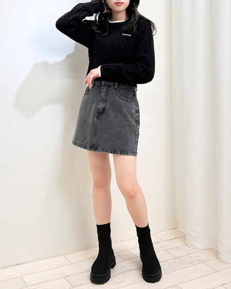 INGNI(イング) 配色胸刺しゅうケーブルニット クロ/オフホワイト