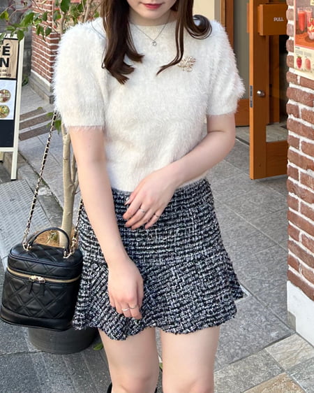 INGNI（イング） ブローチ付フェザーヤーンラメ半袖ニット ｱｲﾎﾞﾘｰ