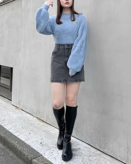 INGNI（イング） ブローチ付フェザーヤーン長袖ニット ﾌﾞﾙｰ