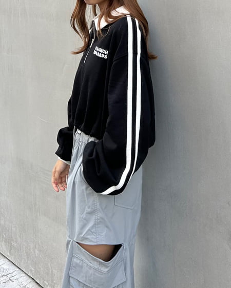 INGNI(イング) ハーフZIP裾ドロスト配色袖ラインショートトップス クロ