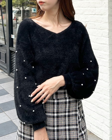 INGNI（イング） Vネック袖パールフェザーヤーンニット ｸﾛ
