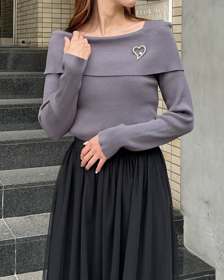 INGNI（イング） ブローチ付オフショルニット ﾁｬｺｰﾙｸﾞﾚｰ