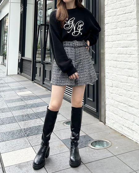 INGNI(イング) イニシャル刺しゅうロゴニット クロ