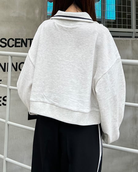 INGNI（イング） ハーフジップ胸ロゴライン配色ショートトップス ｵｰﾄﾐｰﾙ