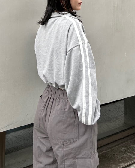 INGNI（イング） ハーフジップ裾ドロスト胸ロゴ袖ラインショートトップス ｸﾞﾚｰ