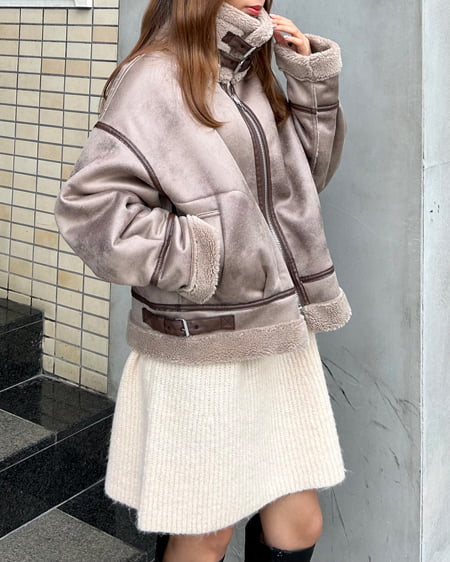 INGNI(イング) ブローチ付オフタートルニットワンピース アイボリー