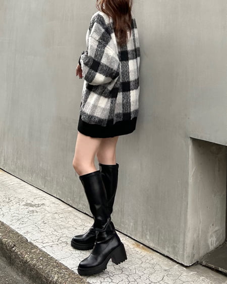 INGNI(イング) 胸刺しゅうロゴチェックリブチュニットップス クロ