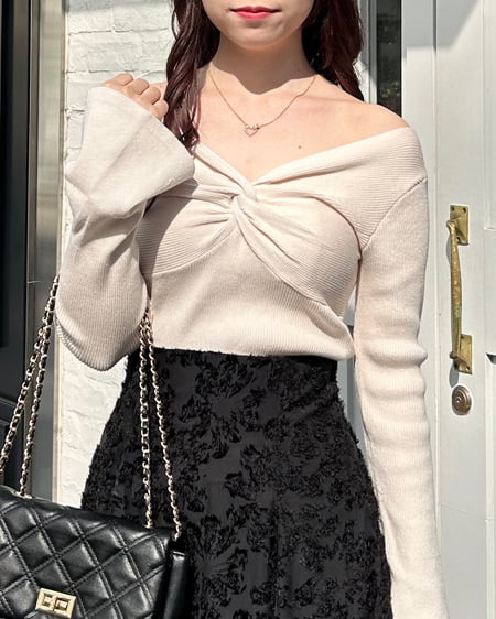 INGNI(イング) オフショルリボンフレアスリーブニット アイボリー