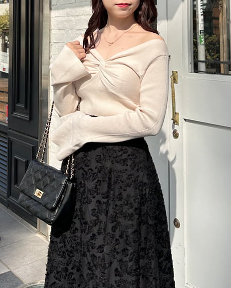 INGNI(イング) オフショルリボンフレアスリーブニット アイボリー