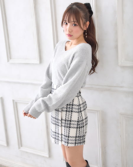 INGNI(イング) Vネックフェザーヤーンラメニット アイボリー