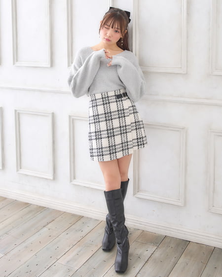 INGNI(イング) Vネックフェザーヤーンラメニット アイボリー