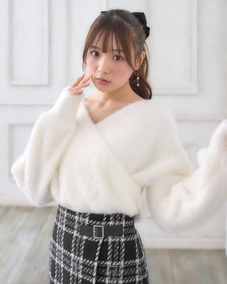 INGNI（イング） フェザーヤーンカシュクールクロップドニット ｱｲﾎﾞﾘｰ