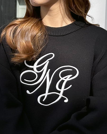 INGNI(イング) クルーネックイニシャル刺しゅうチュニックニット クロ