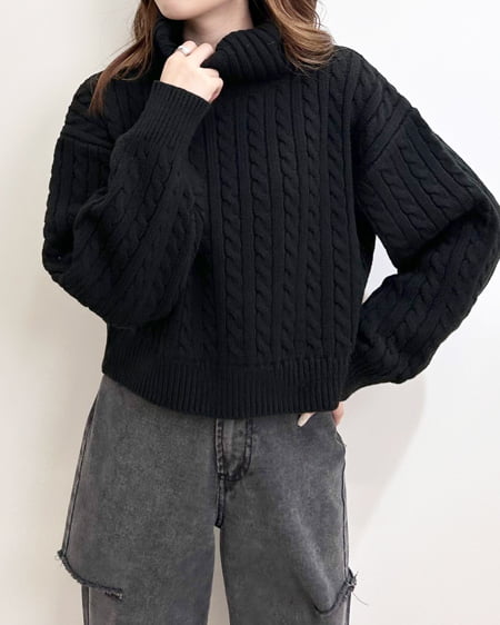 INGNI(イング) ショート丈オフタートルケーブルニット クロ