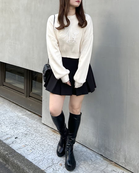 INGNI(イング) イニシャル刺しゅうロゴニット アイボリー