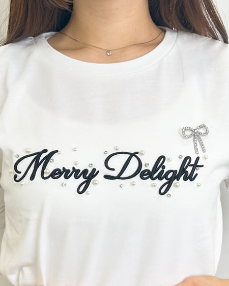 INGNI(イング) ふくれ刺しゅう装飾ロゴTシャツ オフホワイト/クロ