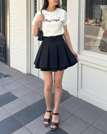 INGNI(イング) ふくれ刺しゅう装飾ロゴTシャツ オフホワイト/クロ