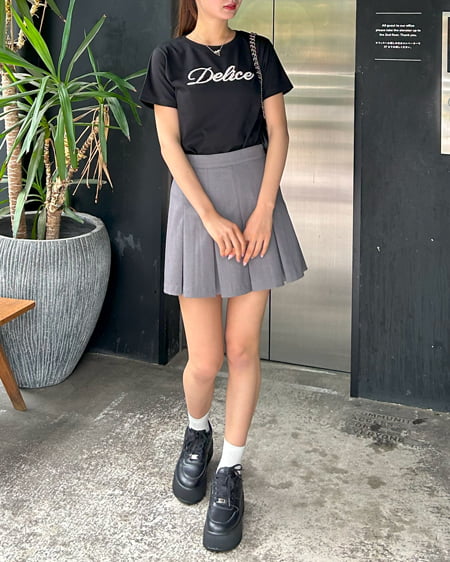 INGNI（イング） パールロゴTシャツ ｸﾛ