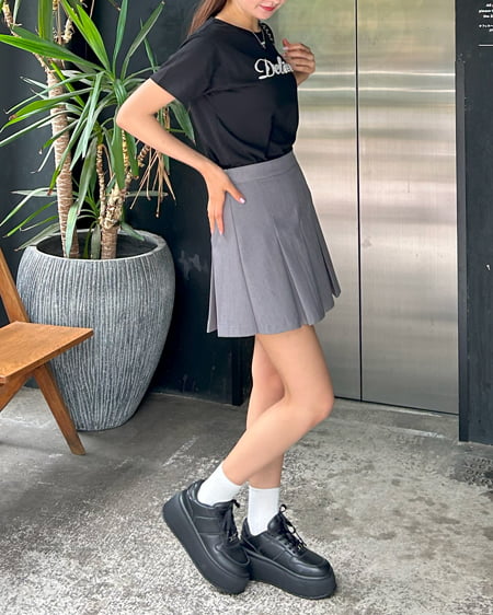 INGNI（イング） パールロゴTシャツ ｸﾛ