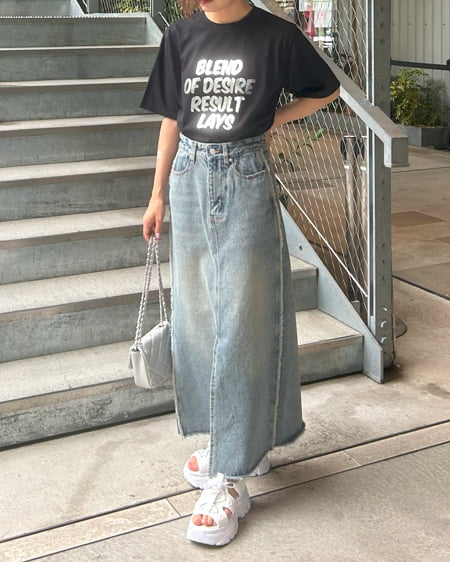 INGNI（イング） 箔プリントロゴTシャツ ｸﾛ