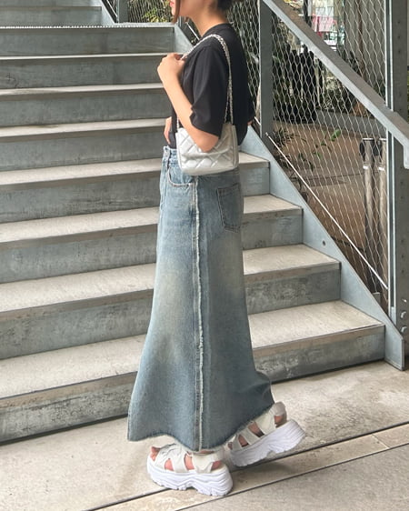 INGNI（イング） 箔プリントロゴTシャツ ｸﾛ