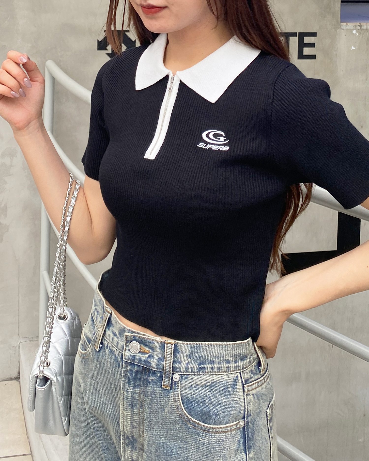 ハーフジップ胸刺繍配色半袖ニット（ＯＵＴＬＥＴ）