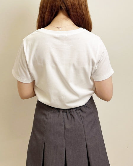 INGNI（イング） ラメ刺しゅうTシャツ ｵﾌﾎﾜｲﾄ