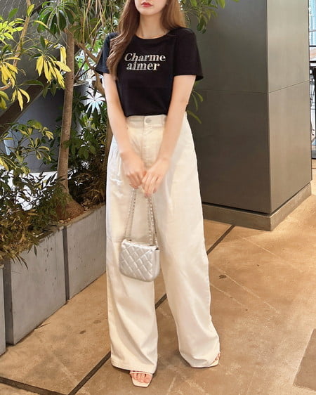 INGNI（イング） ラメ刺しゅうTシャツ ｸﾛ