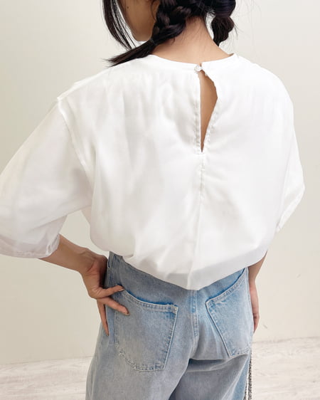 INGNI（イング） オーガンジーレイヤードロゴTシャツ ｵﾌﾎﾜｲﾄ