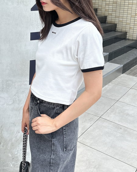 INGNI（イング） プレート付リブリンガーTシャツ ｵﾌﾎﾜｲﾄ/ｸﾛ