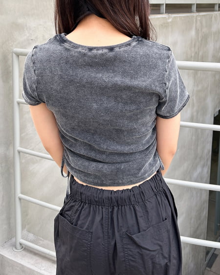 INGNI(イング) サイドギャザープレート付ピグメントリブTシャツ クロ