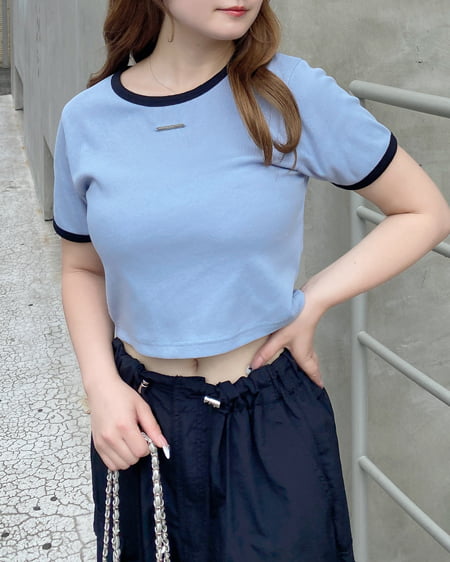 INGNI（イング） プレート付リブリンガーTシャツ ﾗｲﾄﾌﾞﾙｰ/ｸﾛ