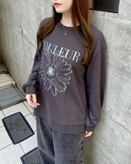 INGNI（イング） 花刺しゅうクルーネックスウェットプルオーバー ｽﾐｸﾛ