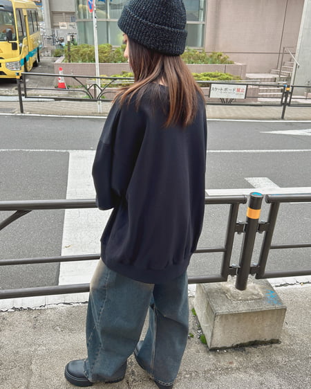 INGNI(イング) メタルロゴスウェットトップス クロ