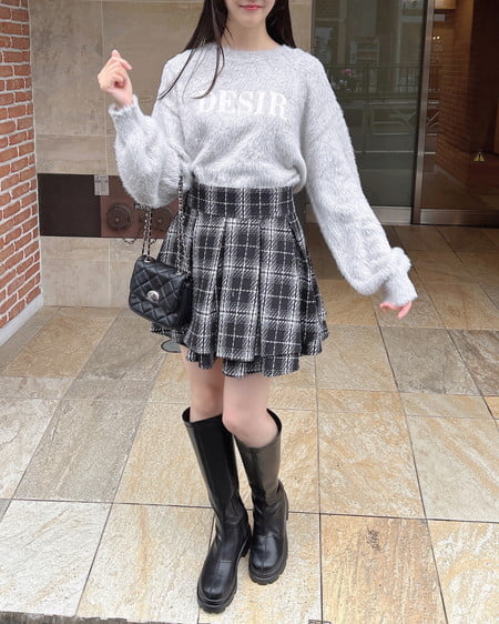 INGNI(イング) ショート丈フェザー貼付ロゴニット グレー/オフホワイト