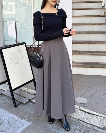 INGNI（イング） リブオフショルリボンパールパーツニット ｸﾛ