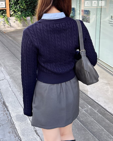 INGNI(イング) シャツ襟付ケーブルニット コン/ブルー