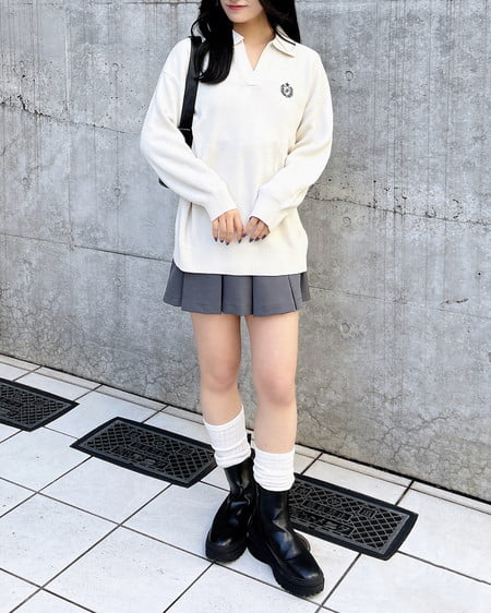 INGNI（イング） 胸エンブレム刺繍スキッパーチュニックニット ｱｲﾎﾞﾘｰ