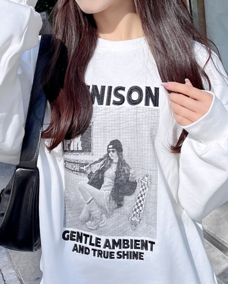 INGNI（イング） フロント転写スウェットトップス ｵﾌﾎﾜｲﾄ