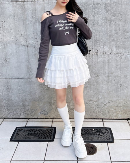 INGNI（イング） リボンロゴテレコワンショルダー長袖ピタTシャツ ﾁｬｺｰﾙｸﾞﾚｰ