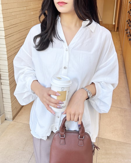 INGNI(イング) バックレースアップいろいろボタン裾タックシャツ オフホワイト