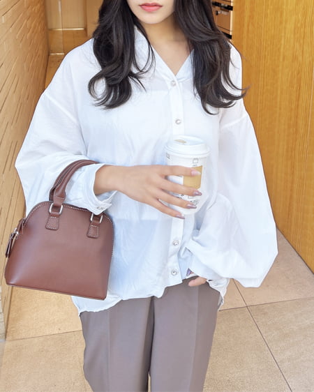 INGNI(イング) バックレースアップいろいろボタン裾タックシャツ オフホワイト