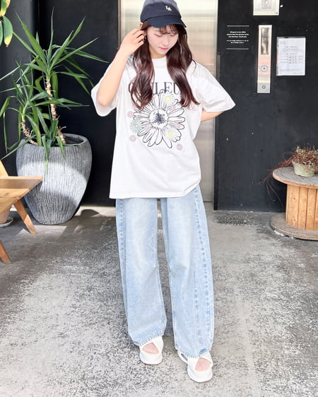 INGNI（イング） フラワー刺繍Tシャツ ｵﾌﾎﾜｲﾄ