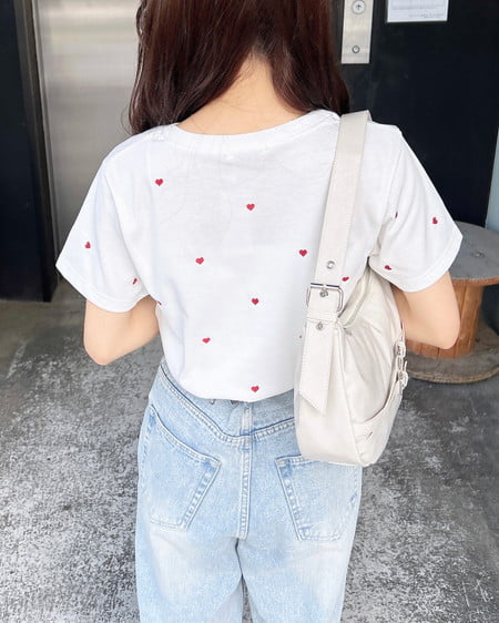 INGNI（イング） ハート刺繍Tシャツ ｵﾌﾎﾜｲﾄ/ｱｶ