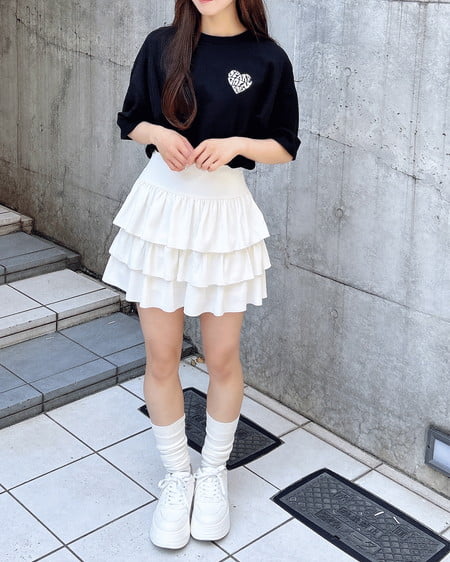 INGNI（イング） Backハート貼付チュニックTシャツ ｸﾛ/ｵﾌﾎﾜｲﾄ