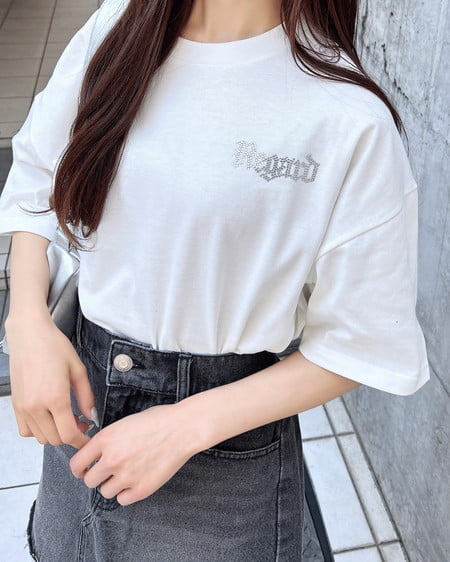 INGNI（イング） BackラインストーンロゴチュニックTシャツ ｵﾌﾎﾜｲﾄ